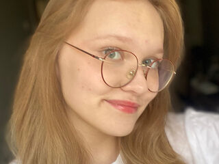 camwhore masturbating with vibrator MicahCussins