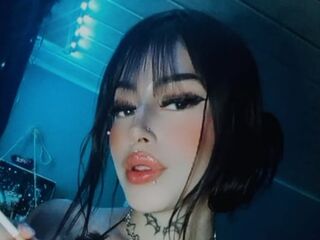 camwhore shaving pussy MillyBell