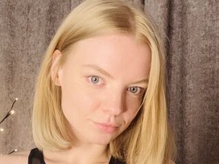 free webcam chat MoiraBaumgartel
