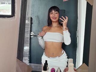 masturbating camgirl NaomyWatson