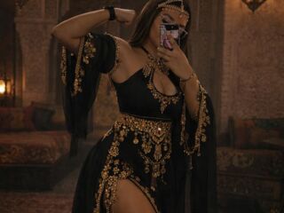 naked camgirl gallery PerlaZoey