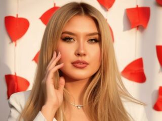 webcam girl RaisaMihaila