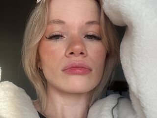 nude camgirl picture RenitaKoo
