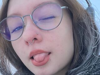 chatroom cam RoxannRabenstein