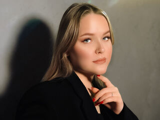 cam girl chat room SallySavage