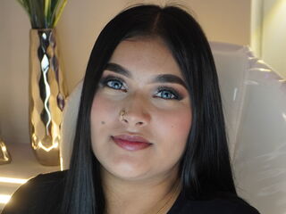 naughty cam girl fingering shaved pussy SamantaVoss