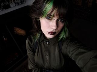 naked girl with webcam masturbating ShadowBelle