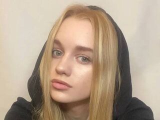 naked cam girl fingering pussy SheridanSillavan
