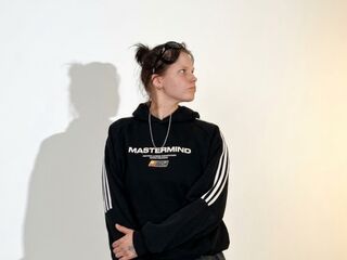 camgirl playing with dildo ShielaVanhamlin