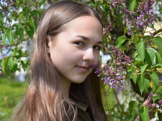 naked camgirl TristaArron