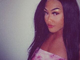 hot strip tease webcam VeronicaFernay