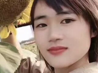 strip tease show XiaoqiongLen