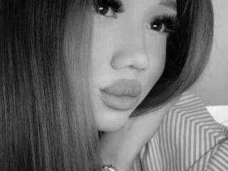 topless girl ZellaRessler