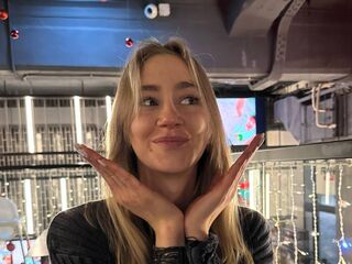 live chatroom ZenaDeruiter