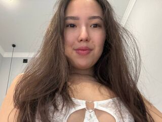 naked girl with cam miiavixen